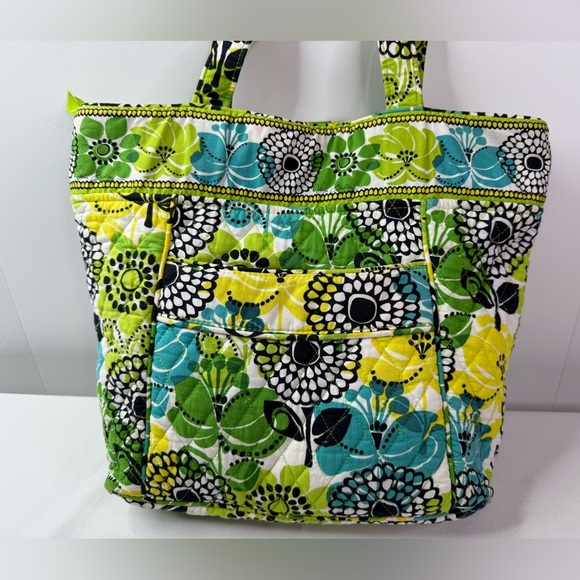 Vera Bradley ‘Limes Up’ Fabric Tote Outside Pockets Zipper Top - Picture 2 of 8
